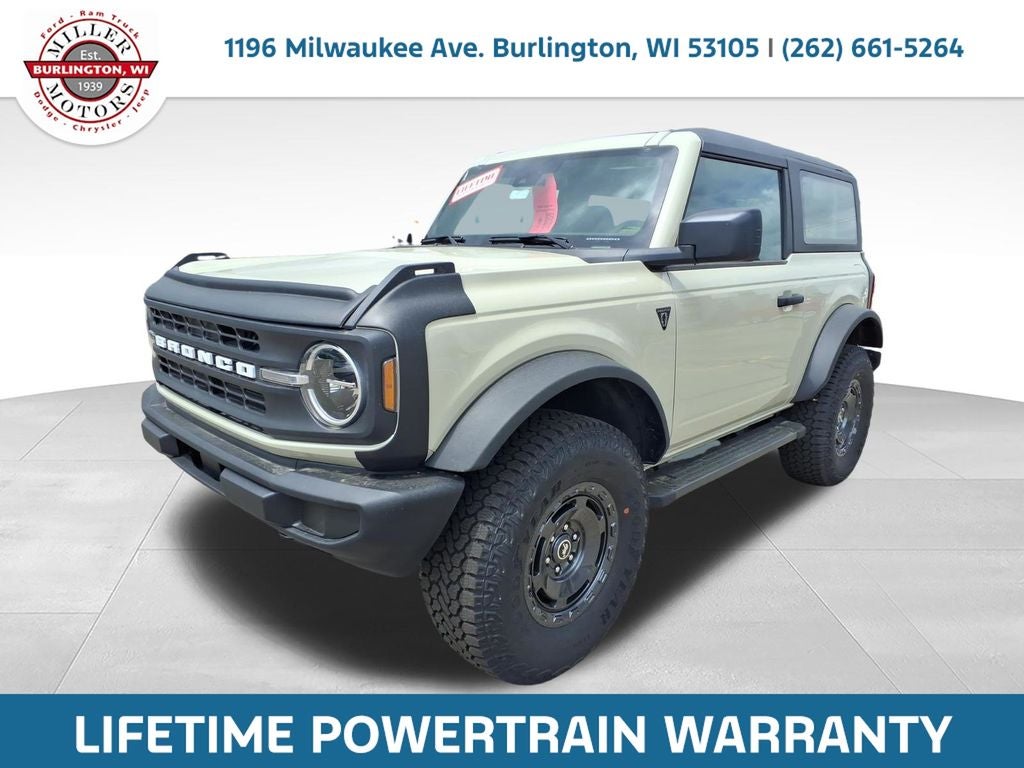 2025 Ford Bronco Base in Desert Sand — front three-quarter view