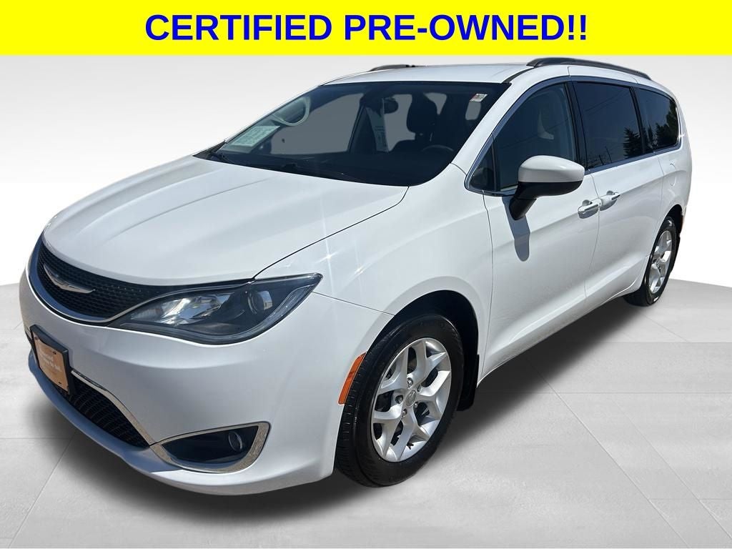 2017 Chrysler Pacifica Touring L in Bright White Clearcoat — front three-quarter view