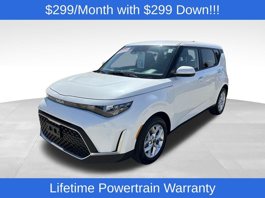 2025 Kia Soul LX in Snow White Pearl — front three-quarter view